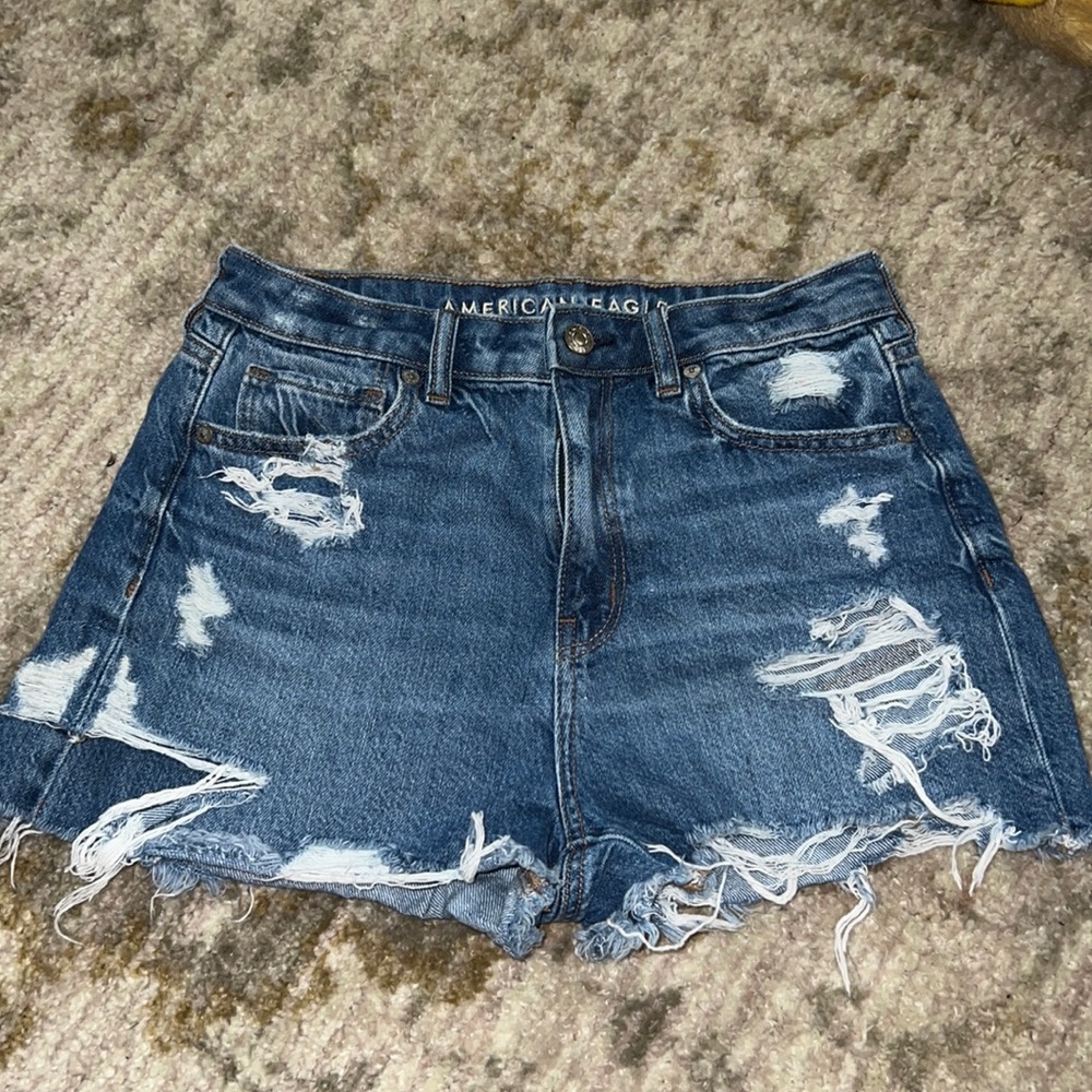 AE Mom Short